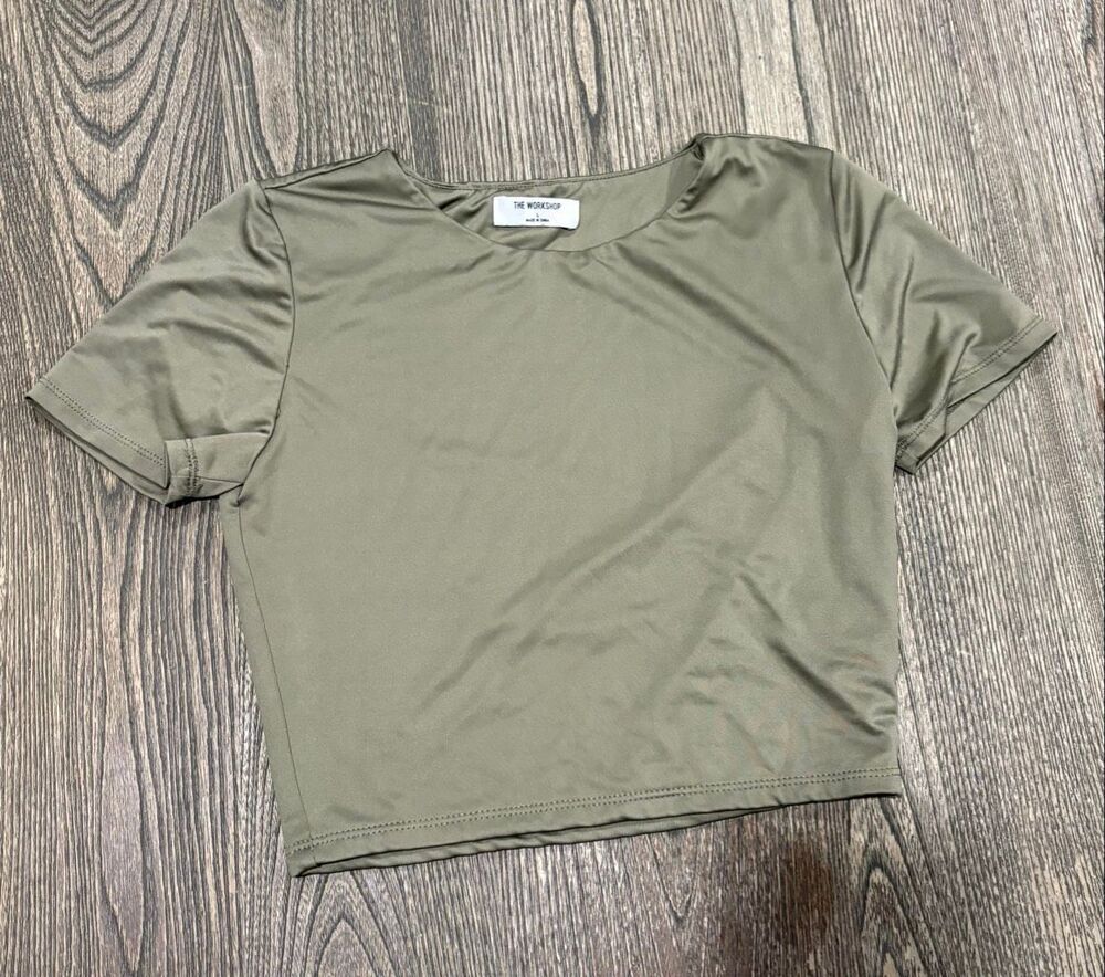 The Workshop Women's Round Neck Short Sleeve Cropped Tee Olive Green Large